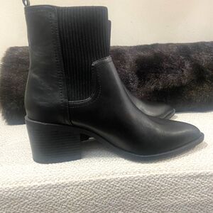 ❤️Call it spring! Leather black boots